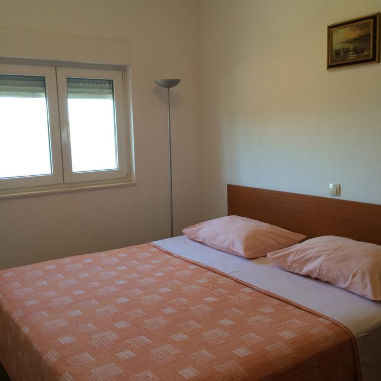 Apartments Pisac Ražanj Rom bilde